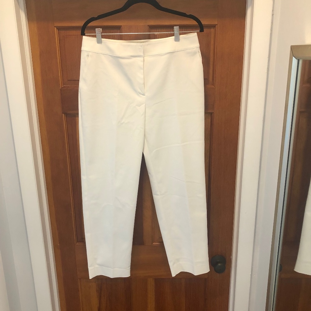 St John’s roomy white capri pants